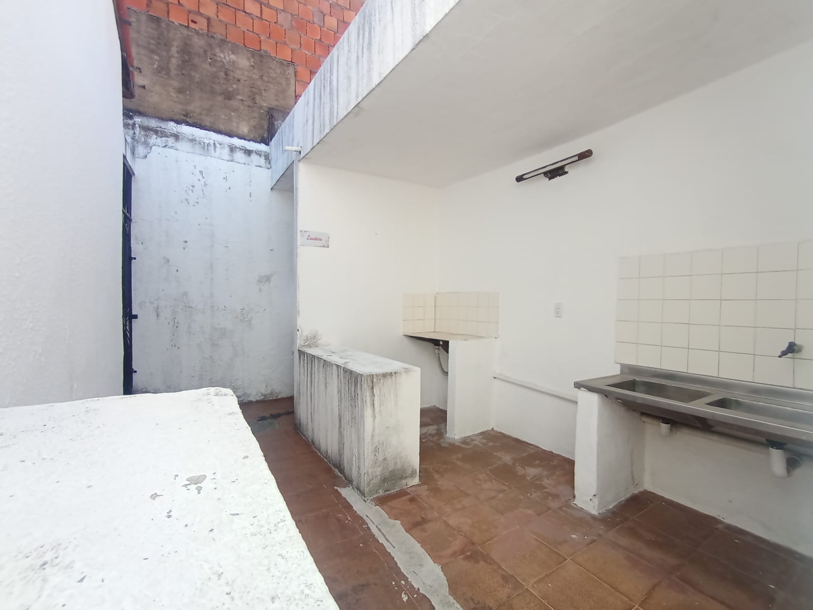 Casa à venda com 3 quartos, 1 suíte, 2 vagas e 180m² no Montese, Fortaleza (CE) — foto 2 de 13