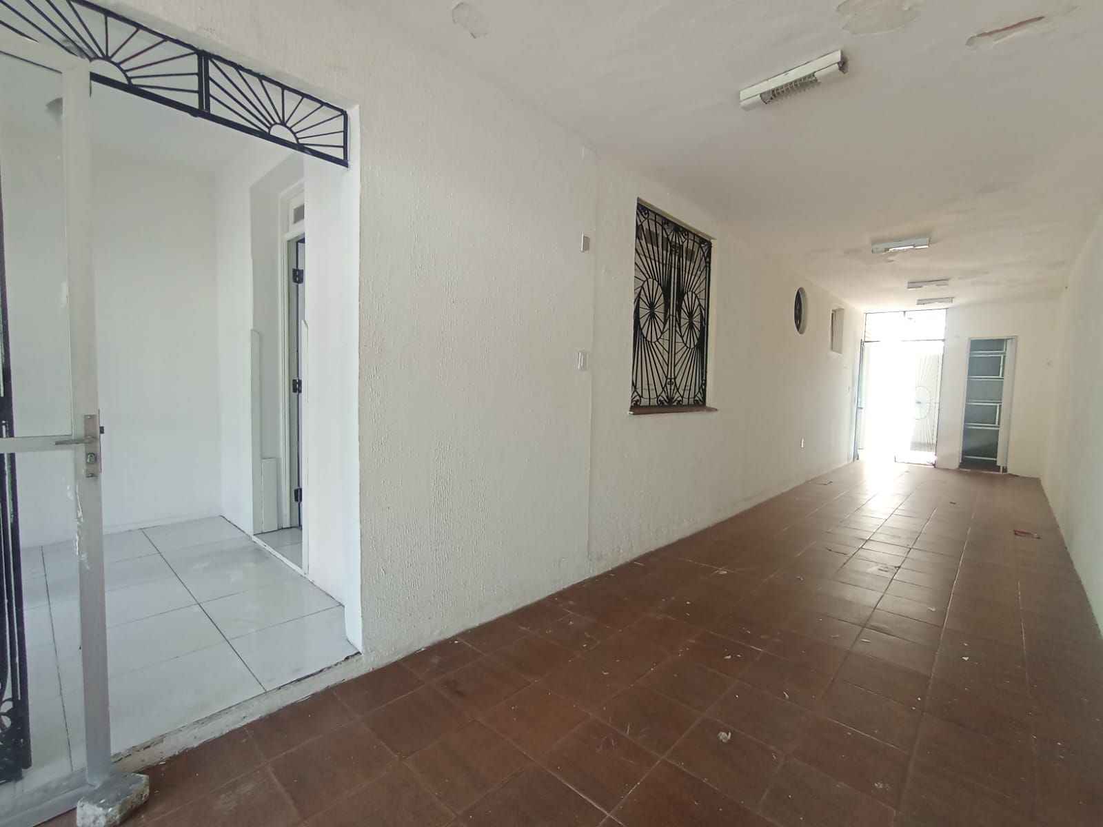 Casa à venda com 3 quartos, 1 suíte, 2 vagas e 180m² no Montese, Fortaleza (CE) — foto 8 de 13
